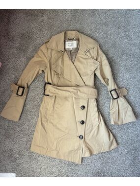 Banana Republic Classic Beige Trench Coat with Belt